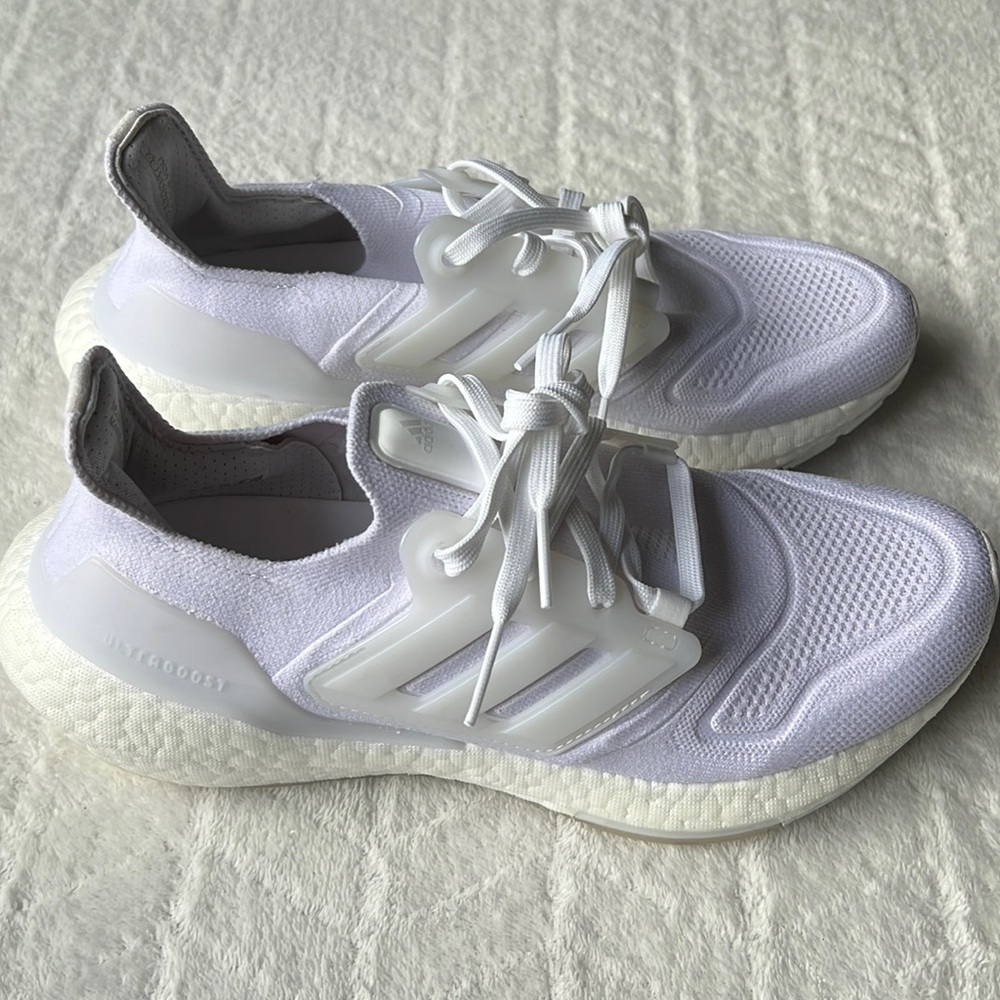 Adidas Ultraboost 22 Shoes - Picture 6 of 15
